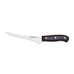 ProCouteaux - Couteau à Désosser - Giesser Premium Cut - 17 cm - Rocking Chef - Remise emballage non d'origine, Descriptif - Couteau à désosserGrâce à sa lame flexible, le Filet n°1 se prête parfaitement bien au filetage de poissons et à tout travail de désossage qui peut être nécessaire dans une cuisine professionnelle, lors d'un barbecue ou dans une cuisine d'amateur exigeant. Le manche à coques ergonomique offre une excellente tenue en main.Ces trois variantes font de ces couteaux de cuisine des chefs-d'oeuvre à part entière.Chaque couteau est emballé individuellement dans une boîte en bois avec une protection de lame adaptée à chaque couteau. Cela fait donc un cadeau unique pour celles et ceux qui aiment faire la cuisine et/ou un barbecue entre amis !Protection de lame et livraison offertes !Gravure couteau - 6 € - cliquez sur Gravure/Broderie