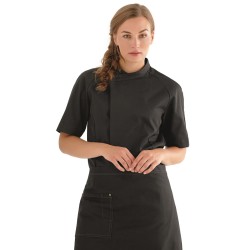 ProCouteaux - Veste de cuisine KENTAUR - Cyril - Manches courtes - NOIR, ProCouteaux a sélectionné pour vous la meilleure veste de cuisine professionnelleTissu plus épais que les autres gammes, convient mieux pour travailler dans le froidOptez pour cette veste de cuisine du chef de haute-qualité de la marque Kentaur. Coupe traditionnelle. Très confortable et fonctionnelle, cette veste cuisine haut-de-gamme est spécialement conçue pour vous apporter confort et souplesse lors de la préparation de vos plats. Peut également être utilisée pour le service en salle. Conception simple et légèreCoupe ergonomiqueCol droitAttaches de col pour tablier à bretellesBoutons pressions cachésCoupe en biais sous les manches pour rendre la veste de cuisine plus extensibleManches courtesPoche stylo divisée sur la manche gaucheManches raglanManchettesBroderie 6,00€ - Maximum 14 caractères - Délais 48 heures