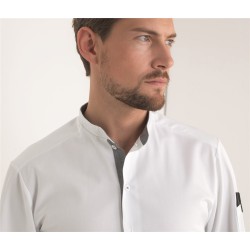 ProCouteaux - Veste de cuisine KENTAUR - Marco - Manches longues - BLANC - GRANDE TAILLE, Choisissez la veste de cuisine Marco pour son côté tendance et moderne ! Existe en GRANDE TAILLEAlliez confort et modernité dans votre cuisine, grâce à cette veste de cuisine du chef de haute-qualité de la marque Kentaur.Etre moderne dans sa cuisine, c'est possible ! Grâce à cette veste de cuisine du chef de haute-qualité de la marque Kentaur. Vous serez séduit par le jeu de contraste entre le blanc de la veste et l'envers du col.Confortable, cette veste cuisine vous satisfera autant en cuisine, que durant le service.Lionel Henaff (restaurant Allium) et Jean-Michel Carrette ont adopté le modèle Marco de chez Kentaur.Broderie 6,00€ - Maximum 14 caractères - Délais 48 heures