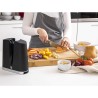 ProCouteaux - Aiguiseur universel ZWILLING - couteaux européens et couteaux japonais, Aiguiseur noir Zwilling - Affutez vos couteaux occidentaux et couteaux japonais sur ProCouteaux.comTrès innovant, il est facile et intuitif à utiliser et offre d'excellents résultats d'affûtage.La particularité de cette aiguiseur est qu'il utilisable autant pour les lames européennes que japonaises.Résultats d’affûtage excellents et fiables : Simplicité - Rapidité - facilité.Affûtage en diagonale pour un maintien de l’angle exact du tranchant.Adaptateurs d’angle facilement interchangeables pour les lames européennes et asiatiques (sauf lames dentelées)2 différentes bandes d’aiguisage selon le niveau d’affûtage requis : gros grains pour une réparation et grains fins pour finition.Insert pour rangement bandes d’aiguisage.Mécanisme et Design breveté.Dimensions env. 21 cm x 20 cm x 8 cm