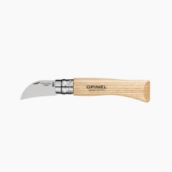 ProCouteaux - Couteau à châtaignes & ail – OPINEL N°07, Idéal pour les châtaignes et fruitsGrâce à ce couteau de poche, vos cueillettes de châtaignes se simplifient. En effet, sa lame de 4 cm en bec d’oiseau le rend lui maniable. De plus, il est idéal pour éplucher vos gousses d’ails, mais aussi pour dénoyer vos fruits. Son manche est unique, contrairement aux autres Opinel, celui-ci à un manche provenant de châtaignier des forêts françaises.